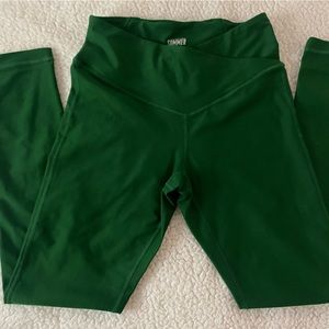 Sommer Ray butt lift v-waist leggings: Green